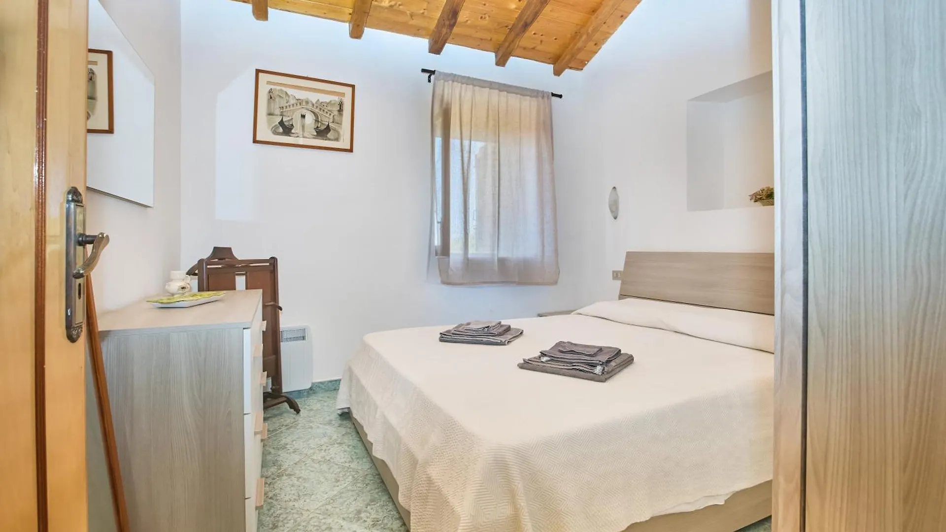 Rustico E Cottage Casale Gioiosa Marea 0*,  Italy